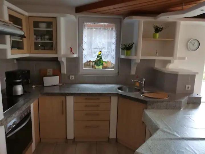 Schoene Ferienwohnung Mit Terrasse Malterdingen Bagian luar foto